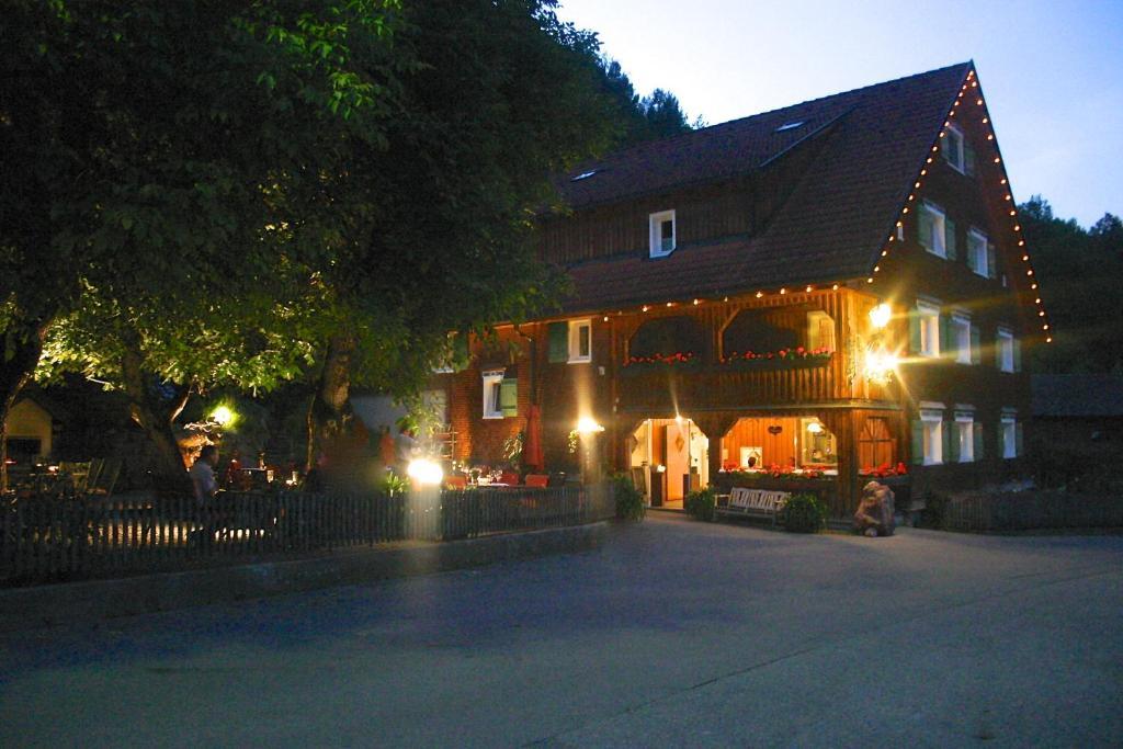 Hotel Gasthaus Schaefle Bürserberg エクステリア 写真